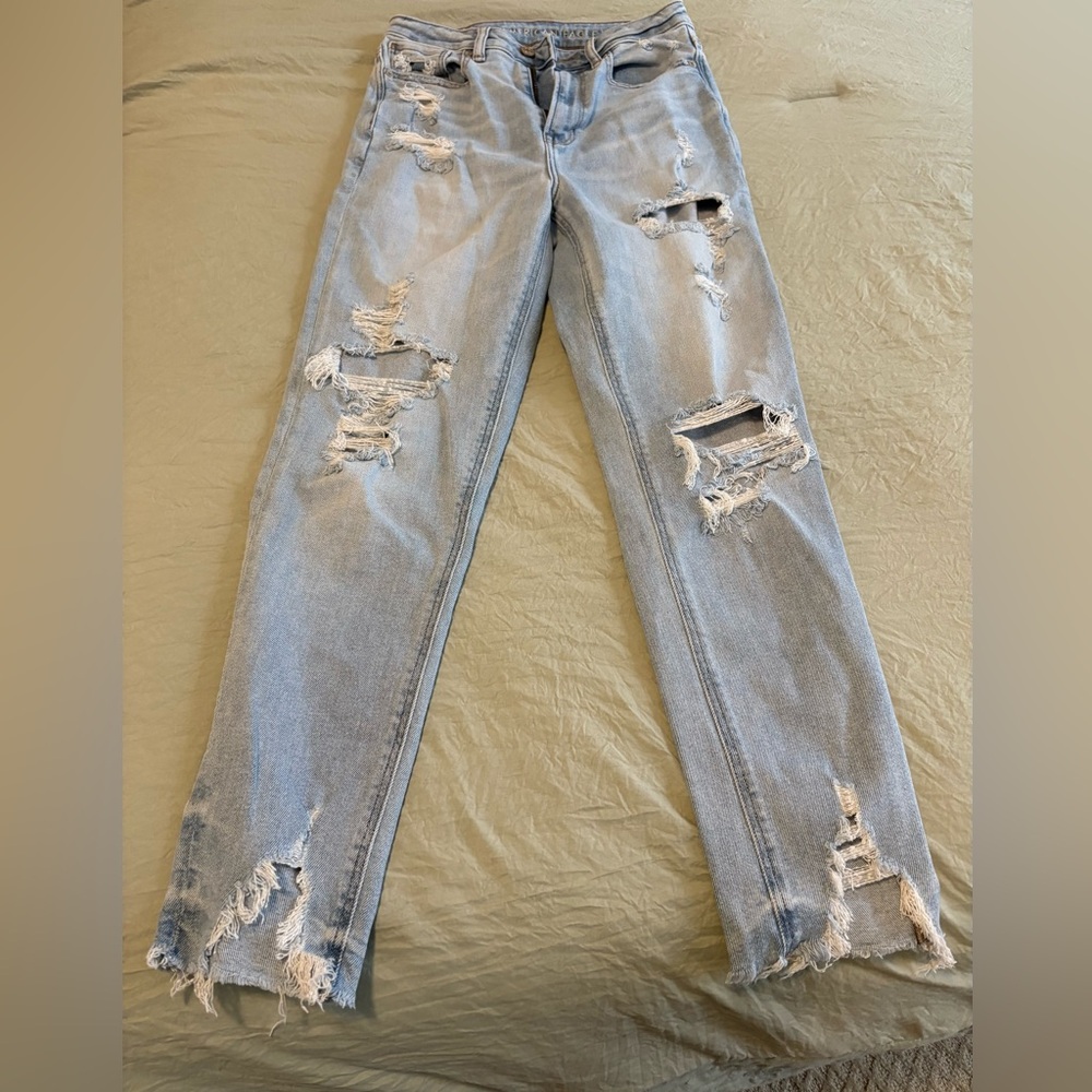 American Eagle Outfitters Light Blue Distressed Jeans